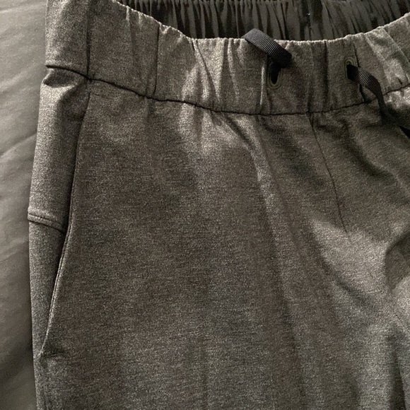 Lululemon - Picture 5 of 9